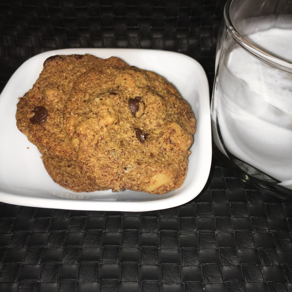 Almond cookies that are gluten free, simple to make, and yummy